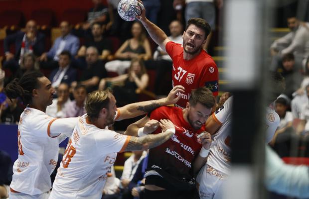 Dinamo cedează pe final, la Polivalentă, în fața lui Montpellier, la debutul în grupele Ligii Campionilor