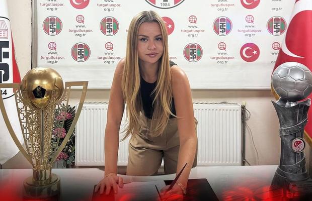 Moment istoric în Turcia » O fostă fotbalistă de 22 de ani a fost numită antrenoare principală: „Această eră va fi de bun augur”