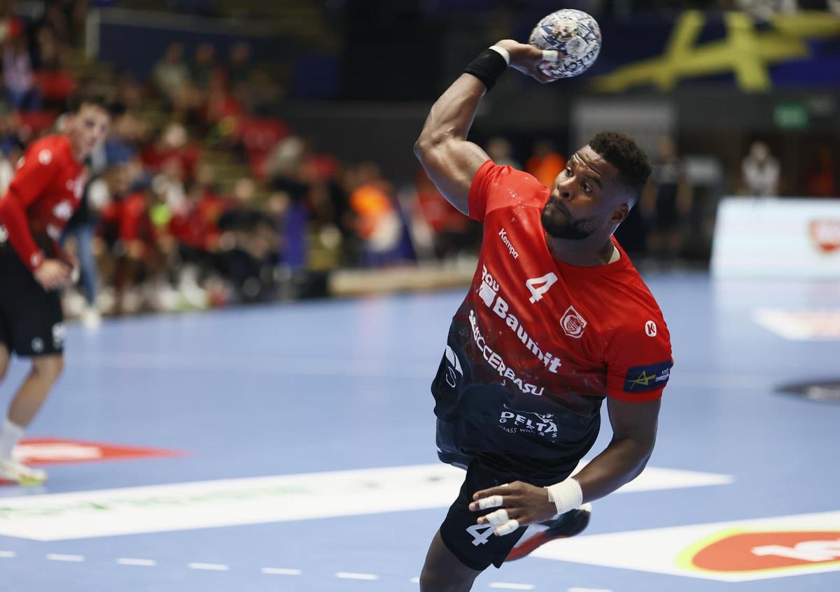 Dinamo cedează pe final, la Polivalentă, în fața lui Montpellier, la debutul în grupele Ligii Campionilor