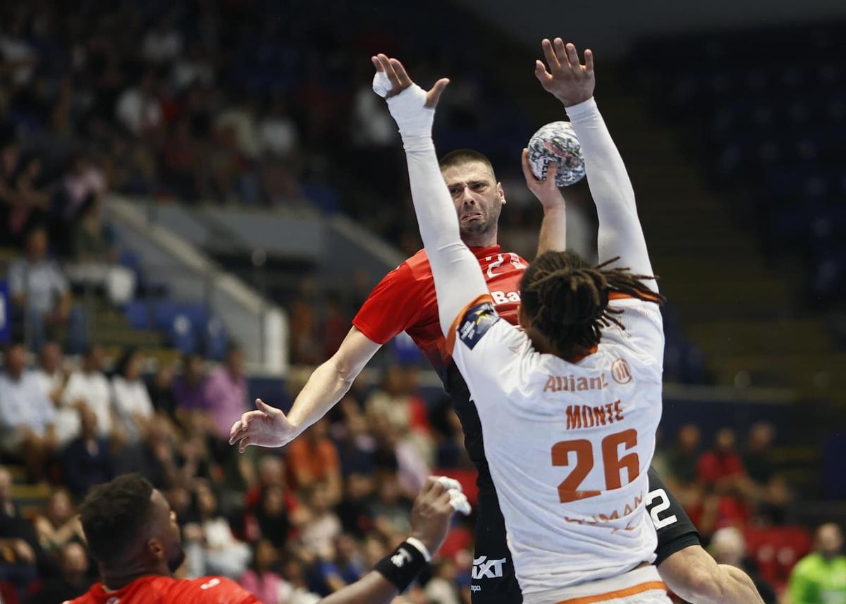 Dinamo cedează pe final, la Polivalentă, în fața lui Montpellier, la debutul în grupele Ligii Campionilor
