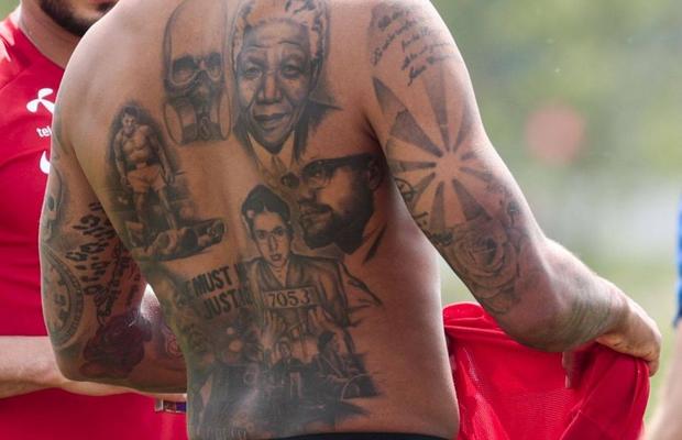 NORVEGIA - SPANIA // FOTO Lecție de istorie cu Joshua King! Golgeterul Norvegiei are pe spate tatuate chipurile eroilor care au luptat împotriva rasismului