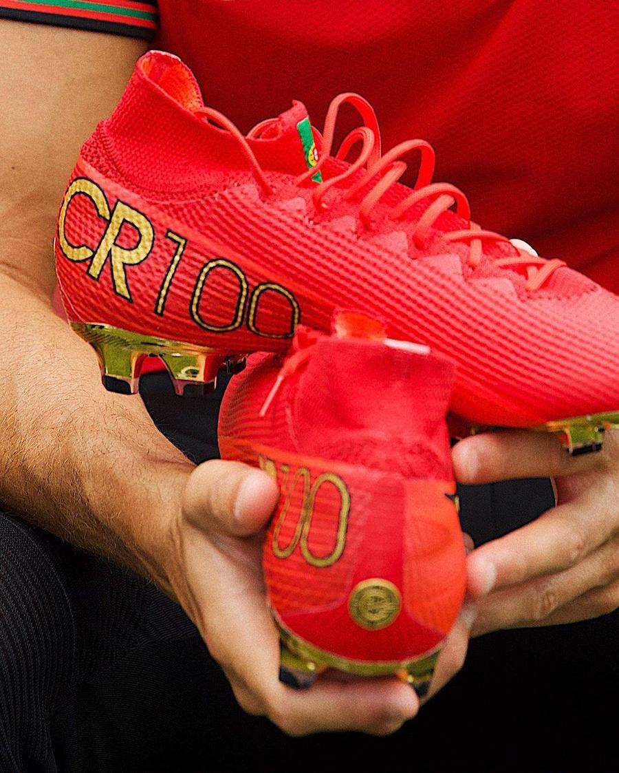 Ghete speciale pentru Ronaldo: CR100. „Ce frumoase sunt! De-abia aștept să le port”