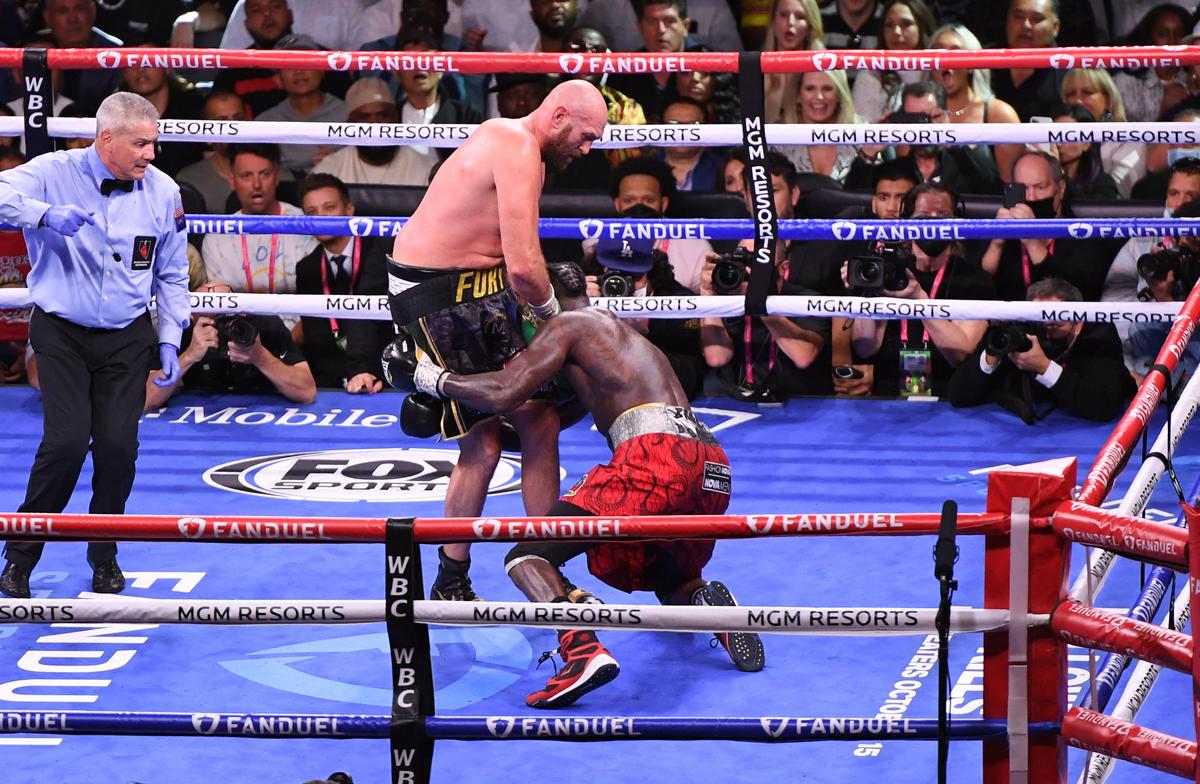 Show total în Tyson Fury - Deontay Wilder » Fury câștigă prin KO după ce a fost trimis la podea de două ori