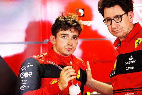 Mattia Binotto, în dreapta, alături de Charles Leclerc // foto: Imago Images