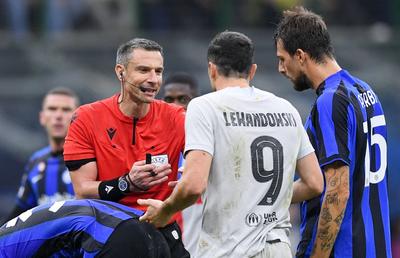 Barcelona, ignorată de UEFA » Ce se întâmplă cu arbitrii care au refuzat un penalty în meciul cu Inter
