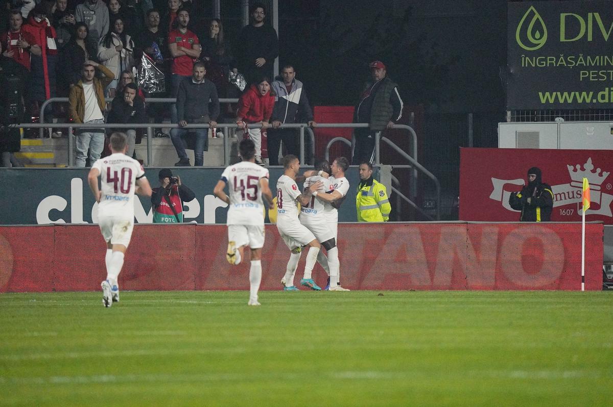 CFR Cluj și-a făcut-o cu mâna ei la Arad! Cu om în plus 20 de minute, campioana se împiedică de UTA » Clasamentul după 13 etape