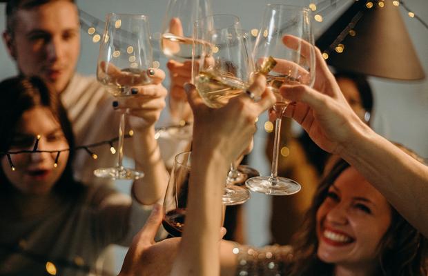 Cum să organizezi un eveniment Christmas party?