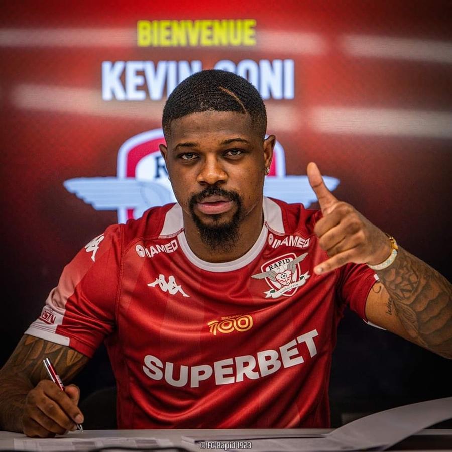 Kevin Soni a semnat cu Rapid un contract valabil două sezoane și va purta numărul 93 în Giulești „Transfer” la Rapid după meciurile „naționalei” » 7 caracteristici ale fotbalistului pentru care Bergodi vrea să schimbe sistemul