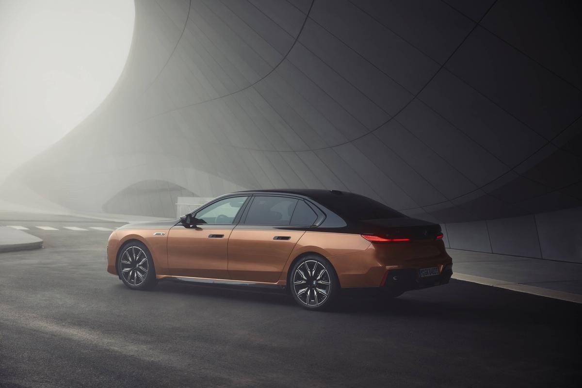 Jucătorii de la Real Madrid au primit BMW-uri de serviciu » Bellingham a ales modelul cel mai scump, cu 653 de cai putere