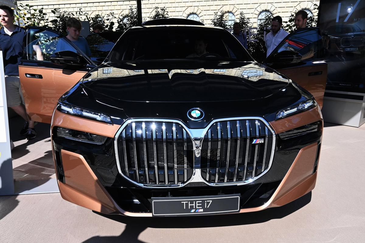 Jucătorii de la Real Madrid au primit BMW-uri de serviciu » Bellingham a ales modelul cel mai scump, cu 653 de cai putere