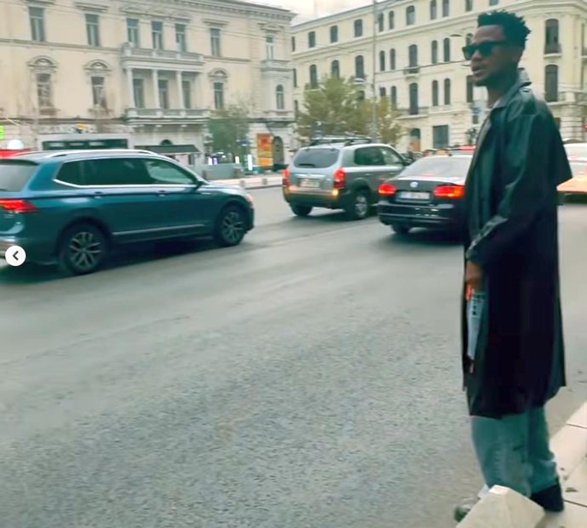Siyabonga Ngezana pe străzile din București