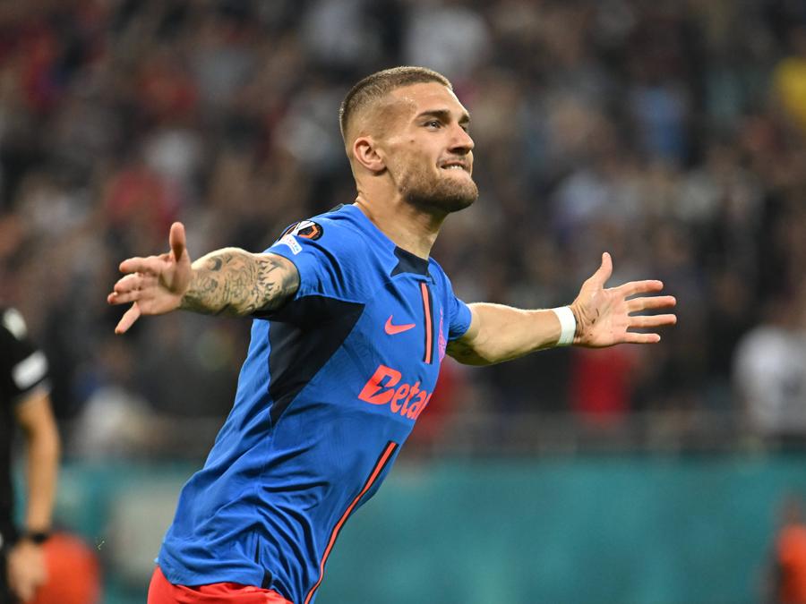 Daniel Bîrligea, după ce a marcat pentru FCSB în meciul cu RFS Fotbalistul de la FCSB care l-a dat pe spate pe Ilie Năstase: „Îmi place mult băiatul ăsta”