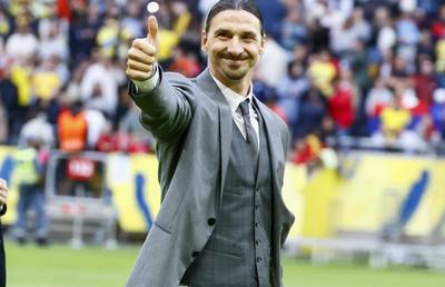 Mesajul lui Ibrahimovic pentru fostul coleg de la Ajax și Inter: „Succes lui Chivu! Însă nu trebuie să câștige...”