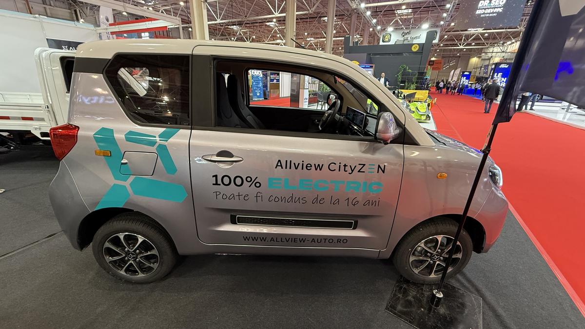 Atracție la Salonul Auto București 2025: CityZEN, micromașina cu suflet românesc care poate fi condusă de la 16 ani