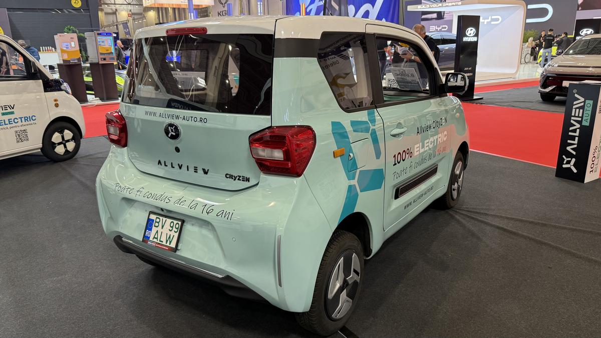 Atracție la Salonul Auto București 2025: CityZEN, micromașina cu suflet românesc care poate fi condusă de la 16 ani