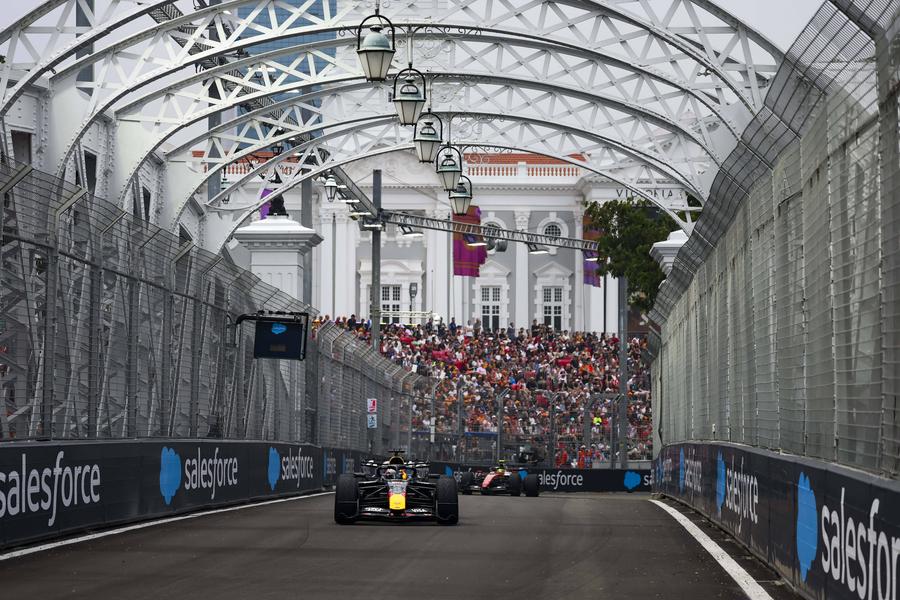 Max Verstappen, cu gândul la victorie în Singapore: „Mă bucur, însă îmi doresc mult mai mult o victorie mâine”