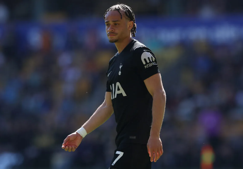 Xavi Simons, care a ratat prezența în lotul lui Ronald Koeman la CM 2026, are 41 de meciuri, 5 goluri și 6 assisturi la Tottenham