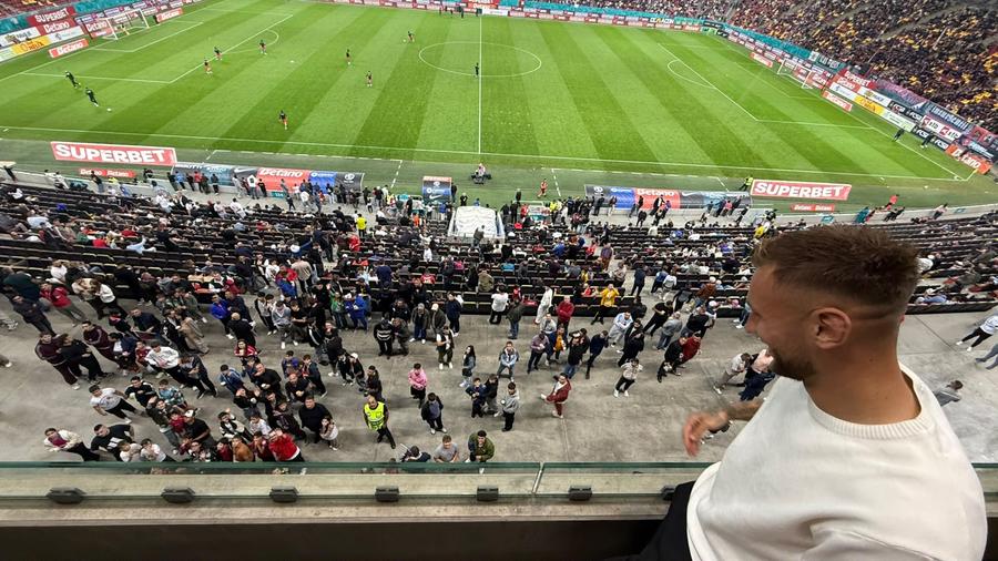 Nu s-a văzut la TV » Ce s-a întâmplat în loja lui Becali, la revenirea pe stadion