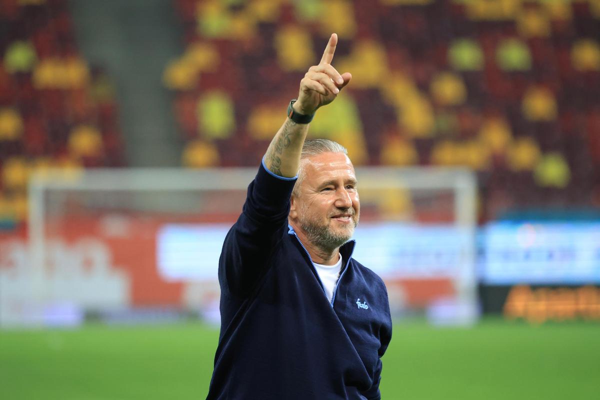 Imagini la finalul meciului FCSB - Oțelul, cu Gigi Becali și MM Stoica în prim-plan