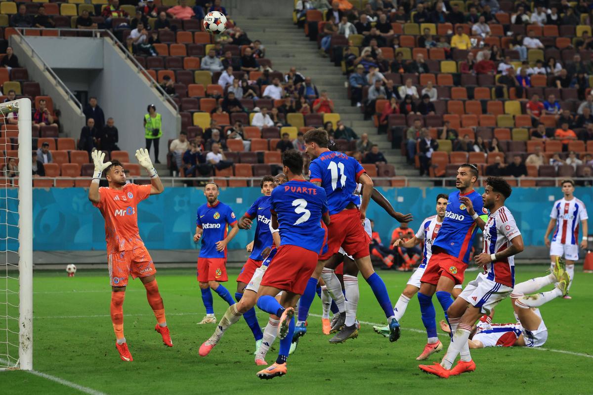 Două noutăți majore la FCSB, chiar la primul meci al lui Reghecampf