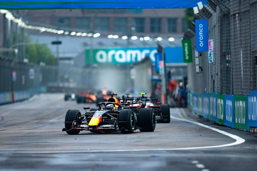 Max Verstappen, în Singapore // foto: Imago Images Max Verstappen recunoaște că a fost prea dur cu Red Bull: „Sunt un perfecționist”