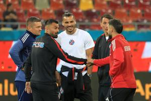 Echipe de start la FCSB - Oțelul » Primul meci pentru Reghecampf: sistemul folosit la debut