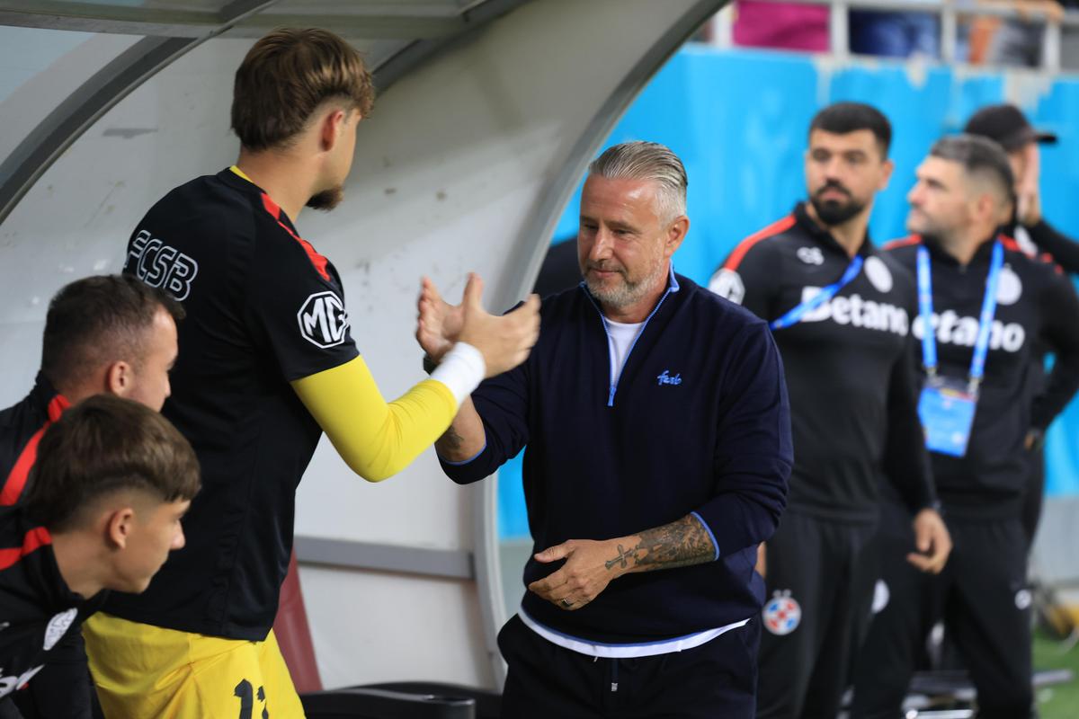 Două noutăți majore la FCSB, chiar la primul meci al lui Reghecampf