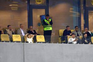 Nu s-a văzut la TV » Ce s-a întâmplat în loja lui Becali, la revenirea pe stadion