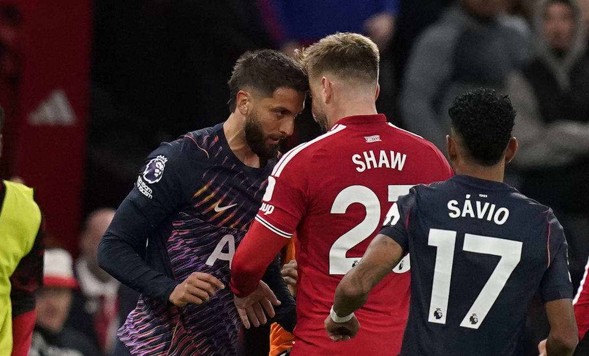 Bentancur, eliminat după un conflict cu Shaw, în United - Tottenham