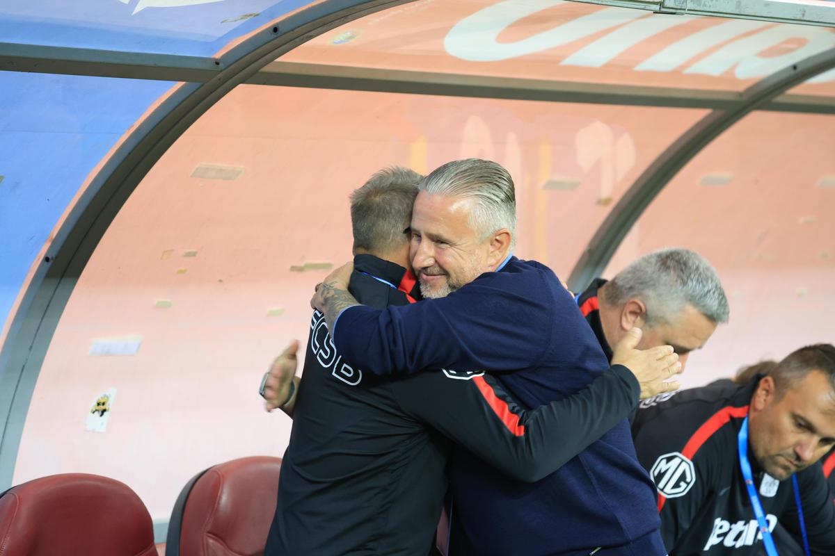 Două noutăți majore la FCSB, chiar la primul meci al lui Reghecampf