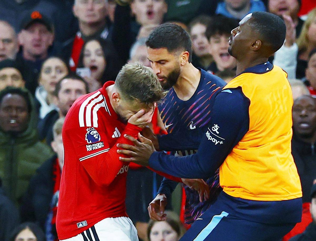 Bentancur, eliminat după un conflict cu Shaw, în United - Tottenham