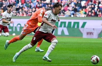 Gafa colosală a lui Neuer în Augsburg - Bayern a rescris istoria în Bundesliga