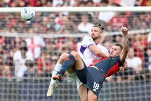 Două goluri în Genoa - Fiorentina, duel în Serie A » Radu Drăgușin este titular