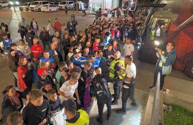 Haos după FCSB - Oțelul » „Nu vă mai înghesuiți, nu e mare vedetă!”
