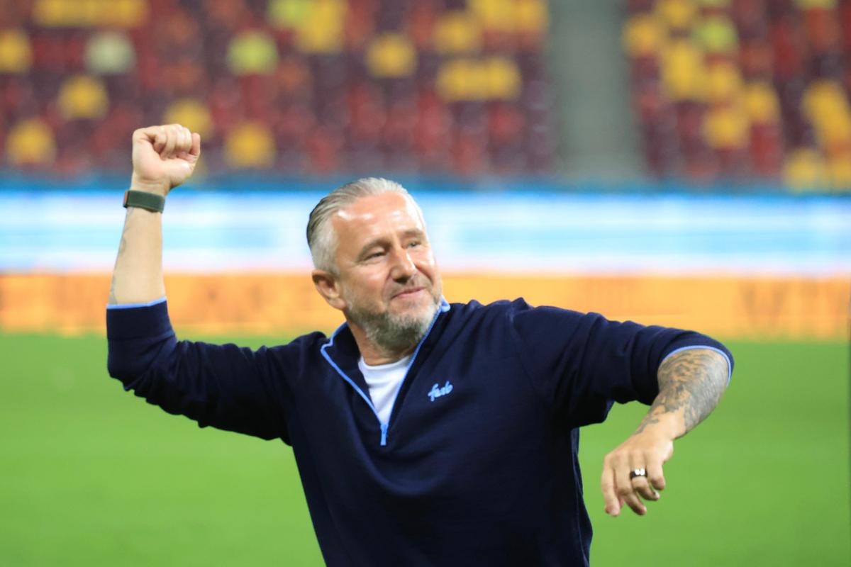 Imagini la finalul meciului FCSB - Oțelul, cu Gigi Becali și MM Stoica în prim-plan