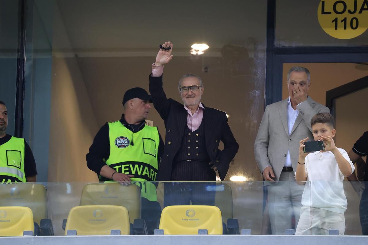 De nicăieri: Gigi Becali, apariție-șoc pe Arena Națională, la FCSB - Oțelul