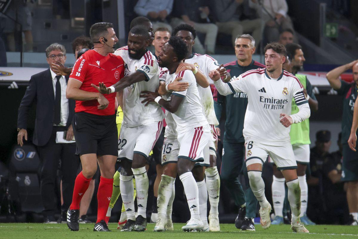 Vinicius, eliminat pentru un gest halucinant în Real Madrid - Villarreal