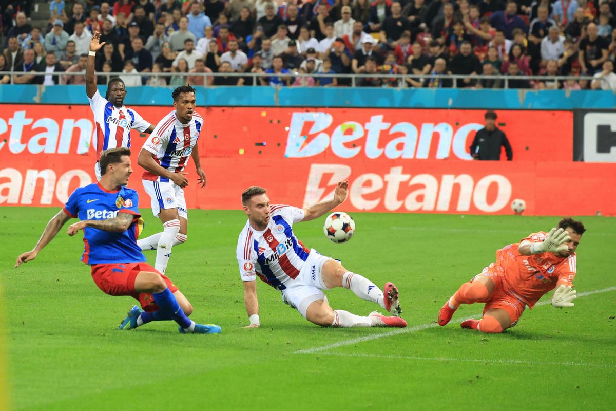 Două noutăți majore la FCSB, chiar la primul meci al lui Reghecampf