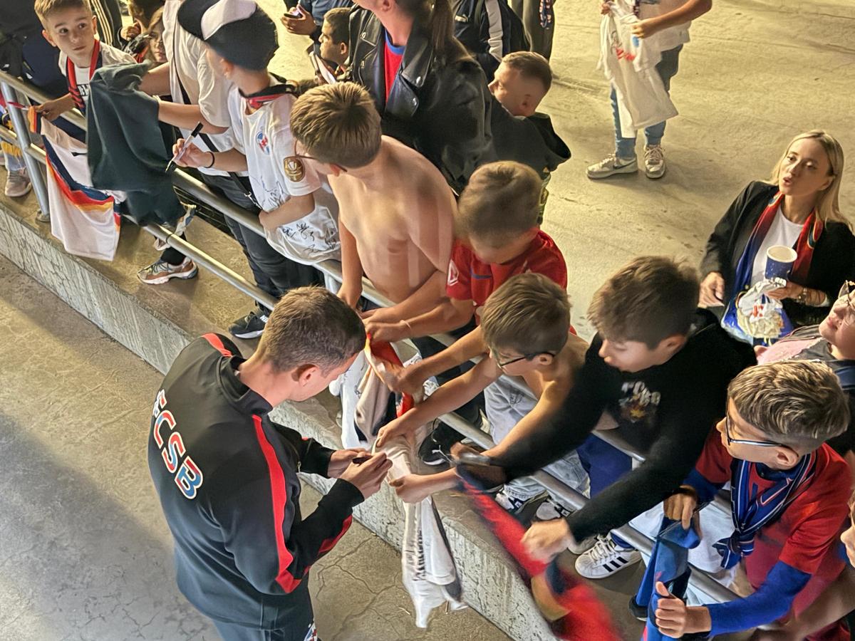 Haos după FCSB - Oțelul » „Nu vă mai înghesuiți, nu e mare vedetă!”