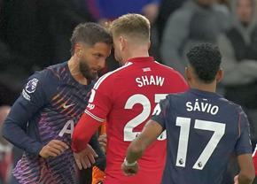 Scandal în plin derby: l-a lovit cu capul pe jucătorul de la Manchester United