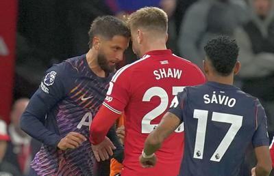 Scandal în plin derby: l-a lovit cu capul pe jucătorul de la Manchester United