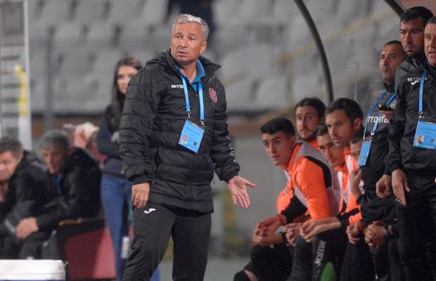 DINAMO - CFR CLUJ 0-0 // Dan Petrescu, exasperat de programul încărcat al campioanei: „Nici nu știu pe unde vom dormi”