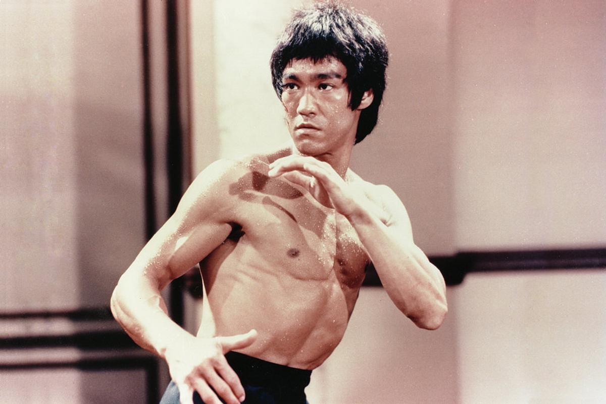 VIDEO Momentul fabulos când Bruce Lee l-a bătut din greșeală pe Jackie Chan: „Brusc, am orbit, se rotea tavanul”
