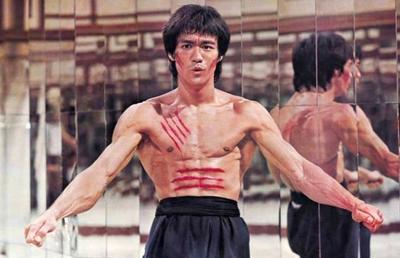 VIDEO Momentul fabulos când Bruce Lee l-a bătut din greșeală pe Jackie Chan: „Brusc, am orbit, se rotea tavanul”