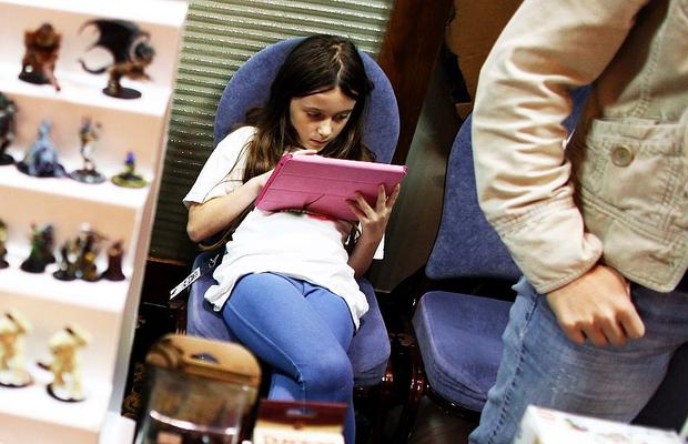 Reacția lui Ion Țiriac, după alarma dată de OMS: „Nu mai suntem oameni reali” » Ce au decis Bill Gates și Steve Jobs pentru copiii lor