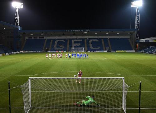 Cătălin Cîrjan (18 ani) a marcat golul „tunarilor” în Arsenal U21 - Gillingham, din EFL Trophy, 1-1 după 90 de minute, apoi a transformat cu o „scăriță” la penalty-uri.