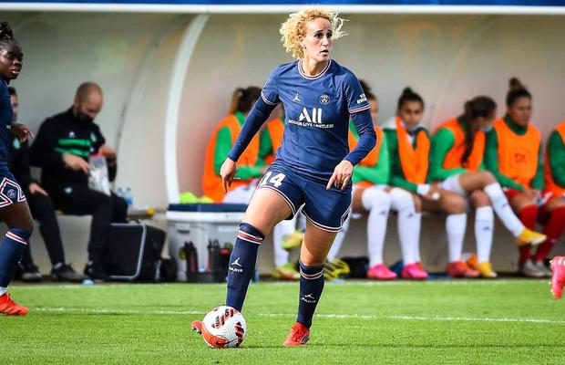 Halucinant! O fotbalistă de la PSG, bătută cu ranga! Agresorii, plătiți de o colegă care voia să-i ia locul în primul „11” » Poliția a arestat-o