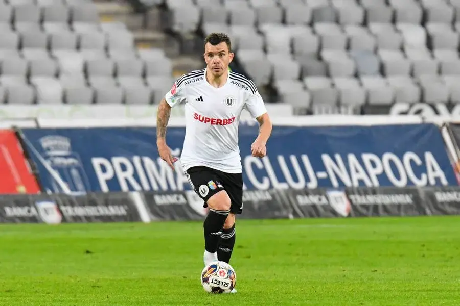 Fanii au decis » Ei sunt antrenorul și fotbalistul turului de sezon regulat din Superliga
