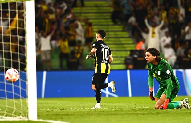 Karim Benzema i-a umplut poarta lui Tătărușanu » Hattrick și o pasă de gol fabuloasă
