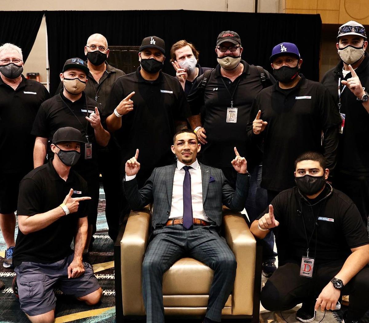Imagini cu ultima aroganță a supercampionului din box care și-a anunțat retragerea la 26 de ani: „Da, sunt gunoier! Câștig mai mulți bani”